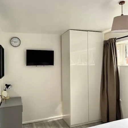 Fabulous 1bed With Balcony In *